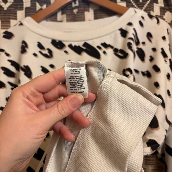 Wonderly Cheetah / Leopard Print Sweater Size Large, Animal Print Long Sleeve - Picture 8 of 11